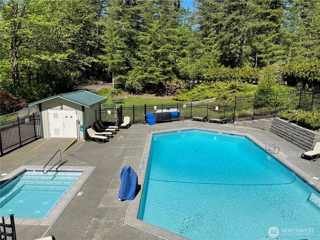 Fireside Pool & Hot Tub | Image 25