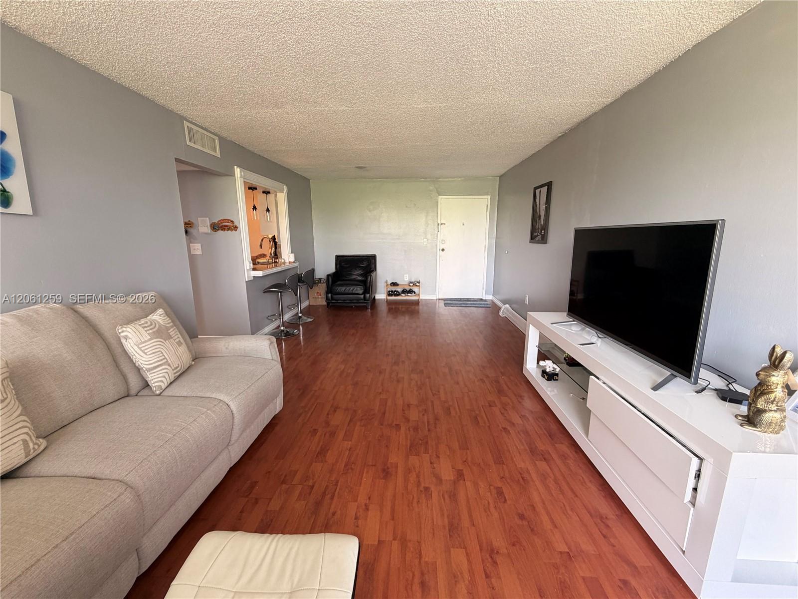 Residential Lease in North Miami Beach 5