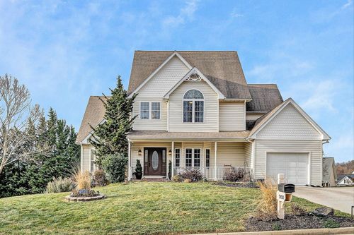 2420 Wolf Crst, Vinton, VA, 24179-1030 | Card Image