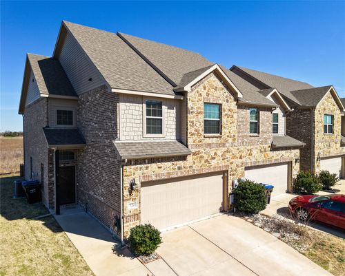 724 Amber Dr, Greenville, TX, 75402-8132 | Card Image