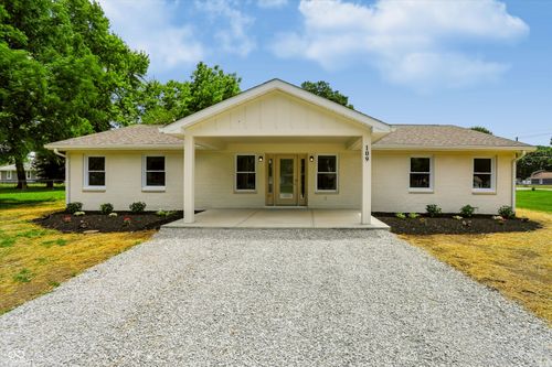 109 W Johnson St, Fairland, IN, 46126-2050 | Card Image