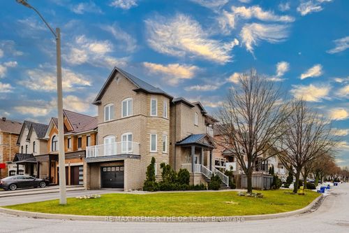 2 La Maria Lane, Maple, ON, L6A3X2 | Card Image