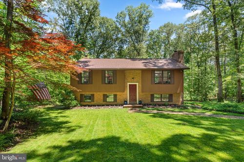 8250 Railroad Ave, PASADENA, MD, 21122-3911 | Card Image