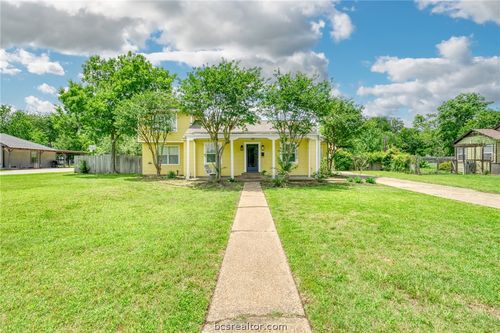 710 Inwood Dr, Bryan, TX, 77802-4027 | Card Image