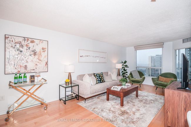 1602 - 5 Concorde Pl, Condo with 2 bedrooms, 2 bathrooms and 1 parking in North York ON | Image 8