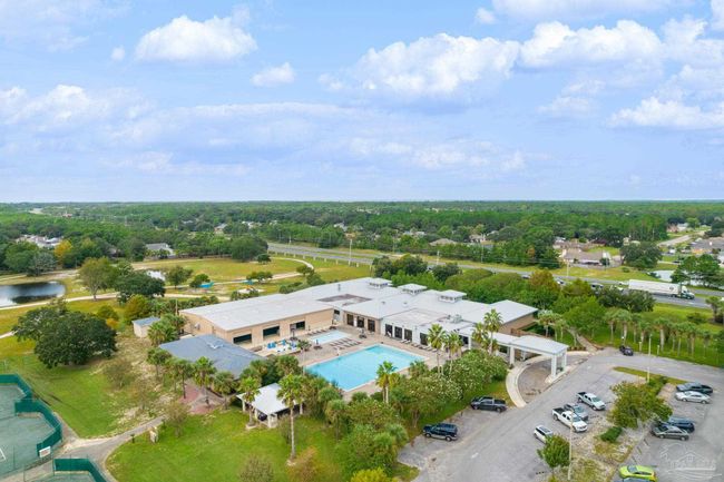 7008 Turnberry Cir, House other with 4 bedrooms, 2 bathrooms and 3 parking in Navarre FL | Image 46