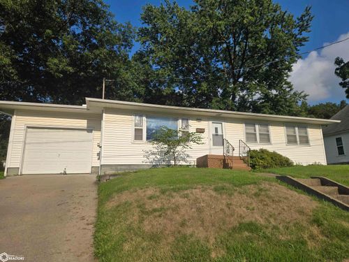 615 S 18th St, Centerville, IA, 52544-2325 | Card Image
