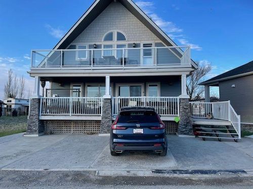 55 White Pelican Way, Vulcan County, AB, T0L2B0 | Card Image
