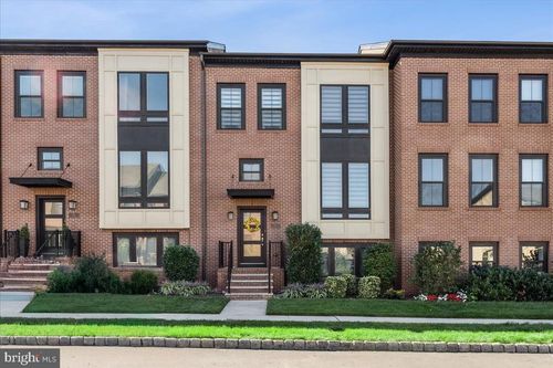 17 E Hartwick Dr, SKILLMAN, NJ, 08558-1811 | Card Image