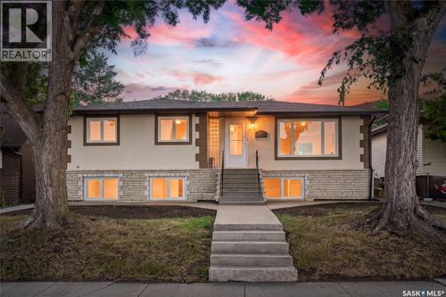 517 Av O N, Saskatoon, SK, S7L2V4 | Card Image