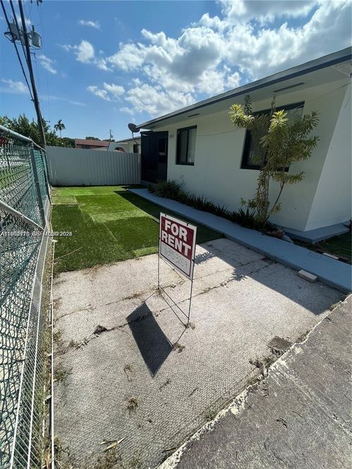 10803-10803 Sw 5th St, Sweetwater, FL, 33174 | Card Image