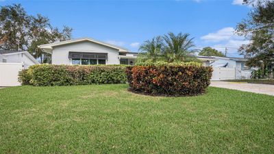 13783 83 Rd Place, House other with 3 bedrooms, 2 bathrooms and null parking in Seminole FL | Image 2