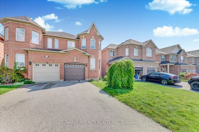 1328 Galesway Blvd, House attached with 4 bedrooms, 4 bathrooms and 5 parking in Mississauga ON | Image 2