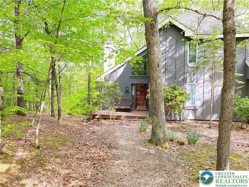 27 Down Hl, Lake Harmony, PA, 18624 | Card Image