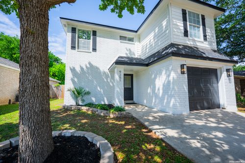 9251 Encino Vlg, San Antonio, TX, 78250-4937 | Card Image