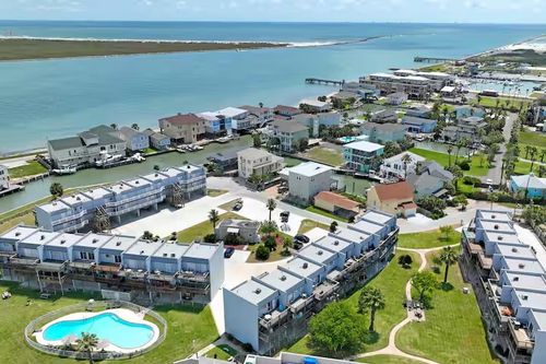a1314-900 N Station St, Port Aransas, TX, 78373-5026 | Card Image