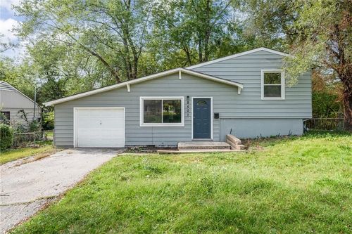 8501 E 111th St, Kansas City, MO, 64134-3440 | Card Image