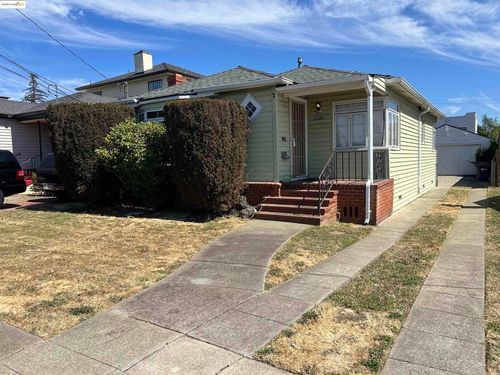 2326 Maywood Ave, Oakland, CA, 94605-2755 | Card Image