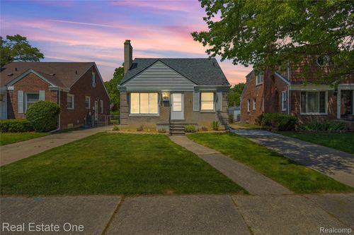 21167 Lancaster St, Harper Woods, MI, 48225-1613 | Card Image