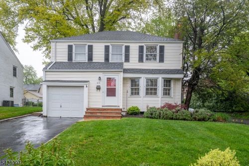 615 Lincoln Park E, Cranford, NJ, 07016-3126 | Card Image