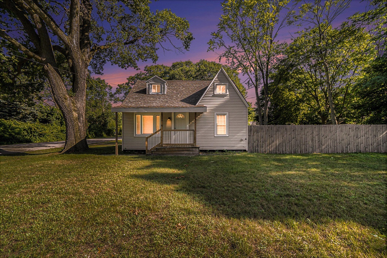 Norman Ave, Norton Shores, MI 49441