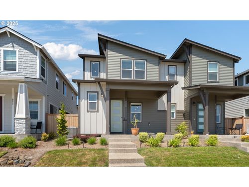 8229 Se Kinnaman St, Hillsboro, OR, 97123-2366 | Card Image