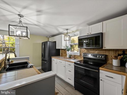 7 South St, KEARNEYSVILLE, WV, 25430-5695 | Card Image