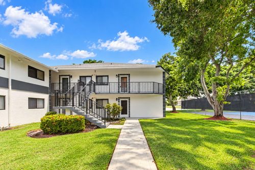 61-15301 Pembridge Ave, Delray Beach, FL, 33484-4401 | Card Image