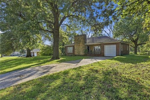 8614 Evanston Ave, Raytown, MO, 64138-3397 | Card Image
