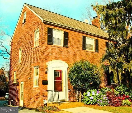 4316 E West Hwy, HYATTSVILLE, MD, 20782-2127 | Card Image