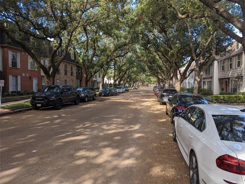 638-355 N Post Oak Ln, Houston, TX, 77024-5931 | Card Image