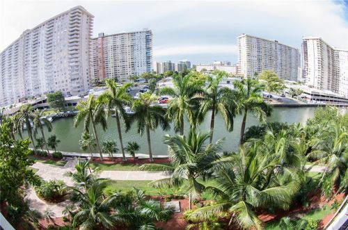 2512-17150 N Bay Rd, Sunny Isles Beach, FL, 33160-3428 | Card Image