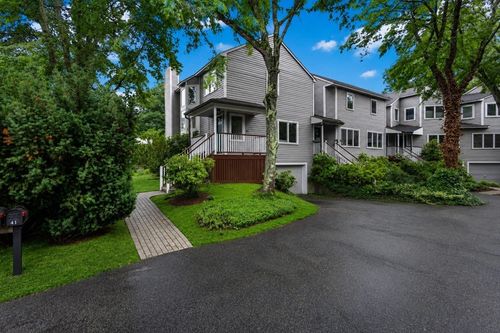 41-41 Murray Rd, Newton, MA, 02465-1811 | Card Image