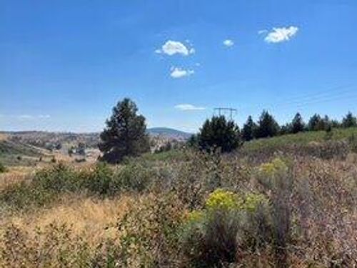 78 Peregrine Hts, Klamath Falls, OR, 97601-9494 | Card Image