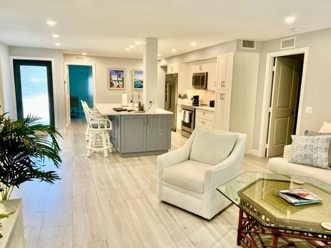 Living Area | Image 7