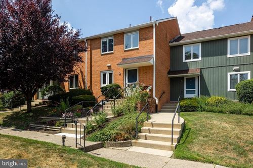11 E Close, MOORESTOWN, NJ, 08057-2746 | Card Image