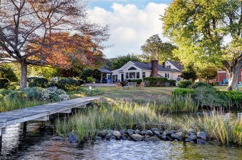 2086 Riverwalk Ln, Hayes, VA, 23072-3915 | Card Image