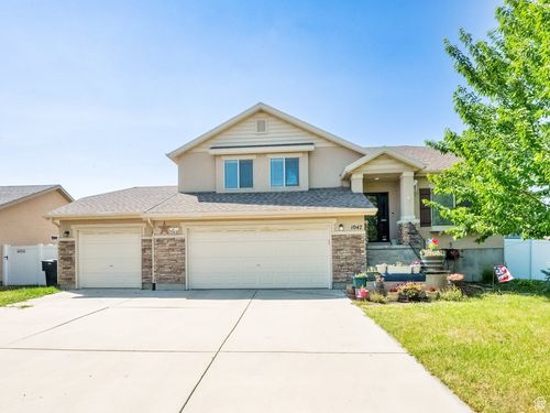 1047 Ascot Dr, North Salt Lake, UT, 84054-6016 | Card Image