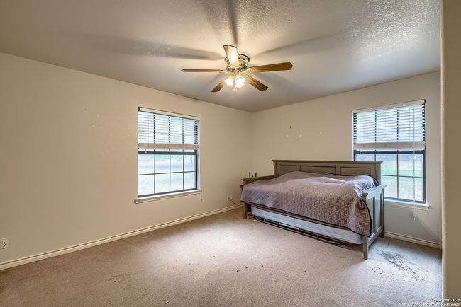 727 Falling Leaves Dr, House other with 3 bedrooms, 3 bathrooms and null parking in Adkins TX | Image 12