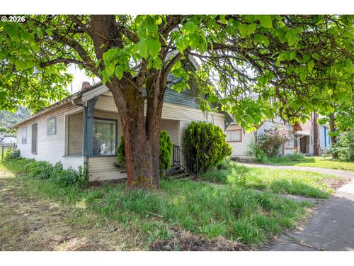 1313 Se Pine St, Roseburg, OR, 97470 | Card Image