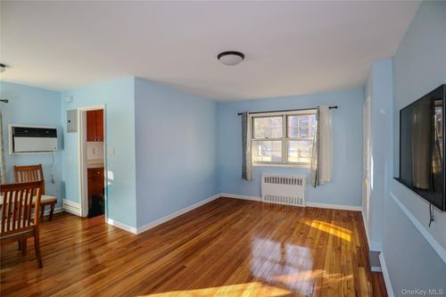 a-211-07 73rd Ave, Oakland Gardens, NY, 11364-2849 | Card Image