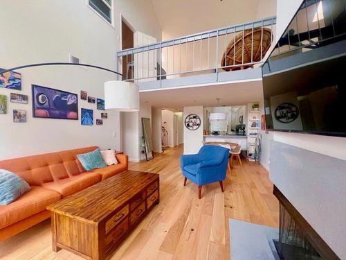 b404-20371 Bluffside Cir, Huntington Beach, CA, 92646-8529 | Card Image