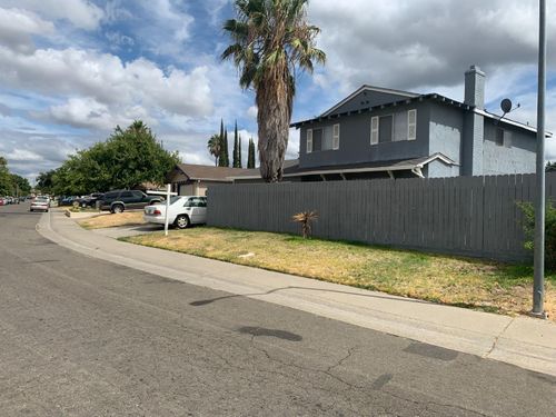 4032 Alta Lorraine Way, North Highlands, CA, 95660-4402 | Card Image