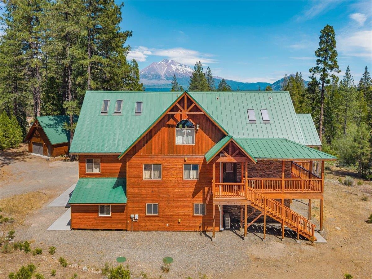 Residential in Weed 3