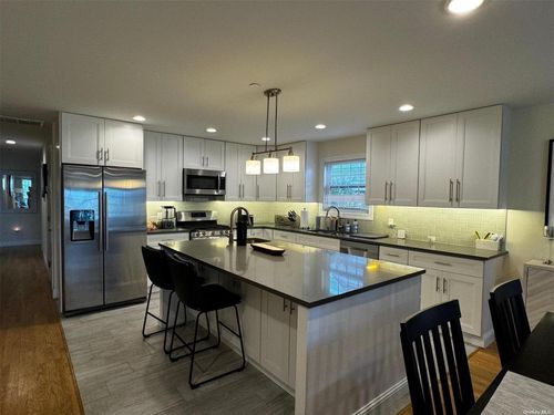 2-621 E Olive St, Long Beach, NY, 11561-3708 | Card Image
