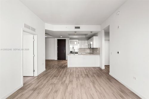 ph08-999 Sw 1st Ave, Miami, FL, 33130-3497 | Card Image