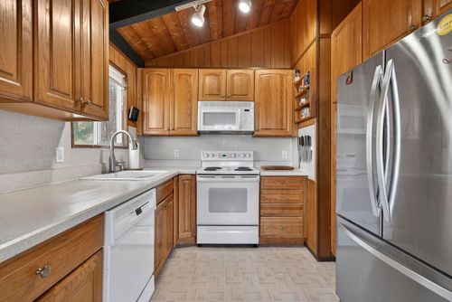 5 Winsor Way, New Durham, NH, 03855 | Card Image