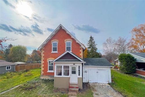 16 George St S, Harriston, ON, N0G1Z0 | Card Image