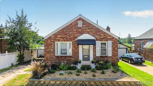 5348 Sunshine Dr, Saint Louis, MO, 63109-4066 | Card Image