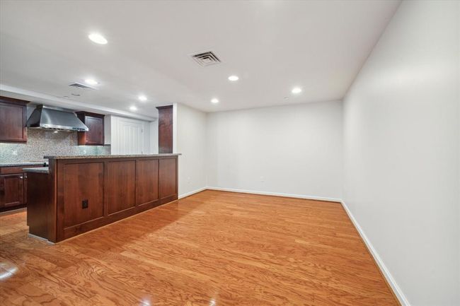 Kitchen/Dining | Image 10